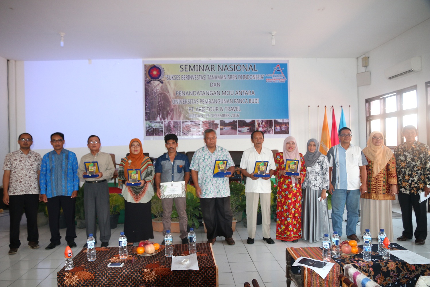 Fakultas Pertanian UNPAB Selenggelarakan Seminar Nasional dengan tema Sukses Berinvestasi Tanaman Aren Di Indonesia sekaligus Penandatanganan Mou Bersama PT Arie Tour And Travel fakultas-pertanian-unpab-enggelar-seminar-nasional-dengan-tema-“-sukses-berinvestasi-tanaman-aren-di-indonesia-sekaligus-penandatanganan-mou-bersama-pt-arie-tour-and-travel_87.jpg