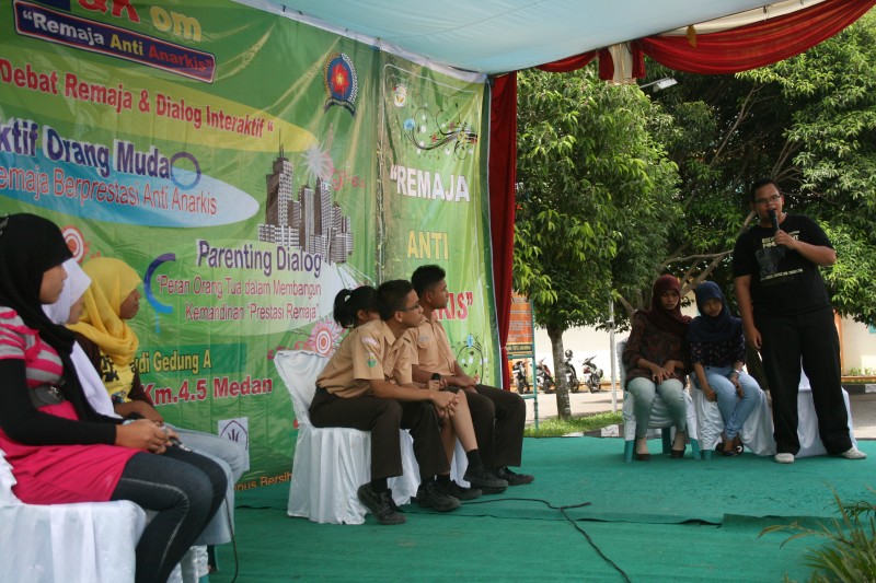 18dialog-remaja-interaktif-2012.jpg