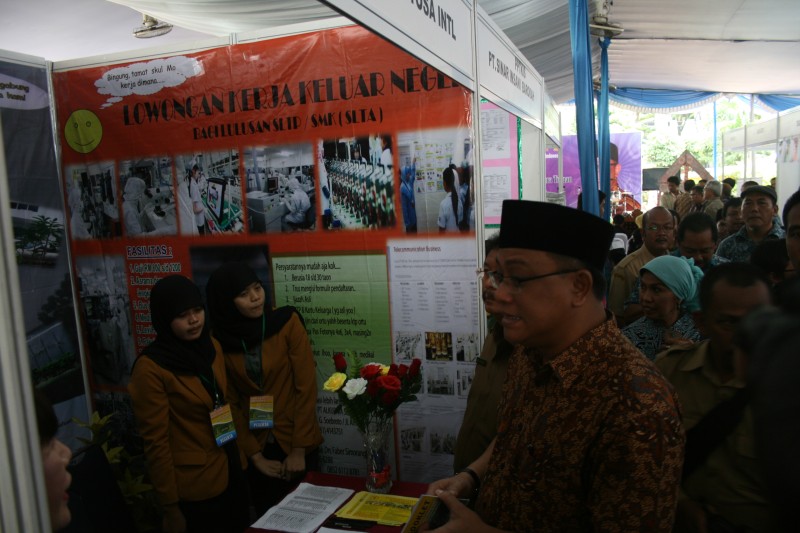 57job-fair_2012.jpg