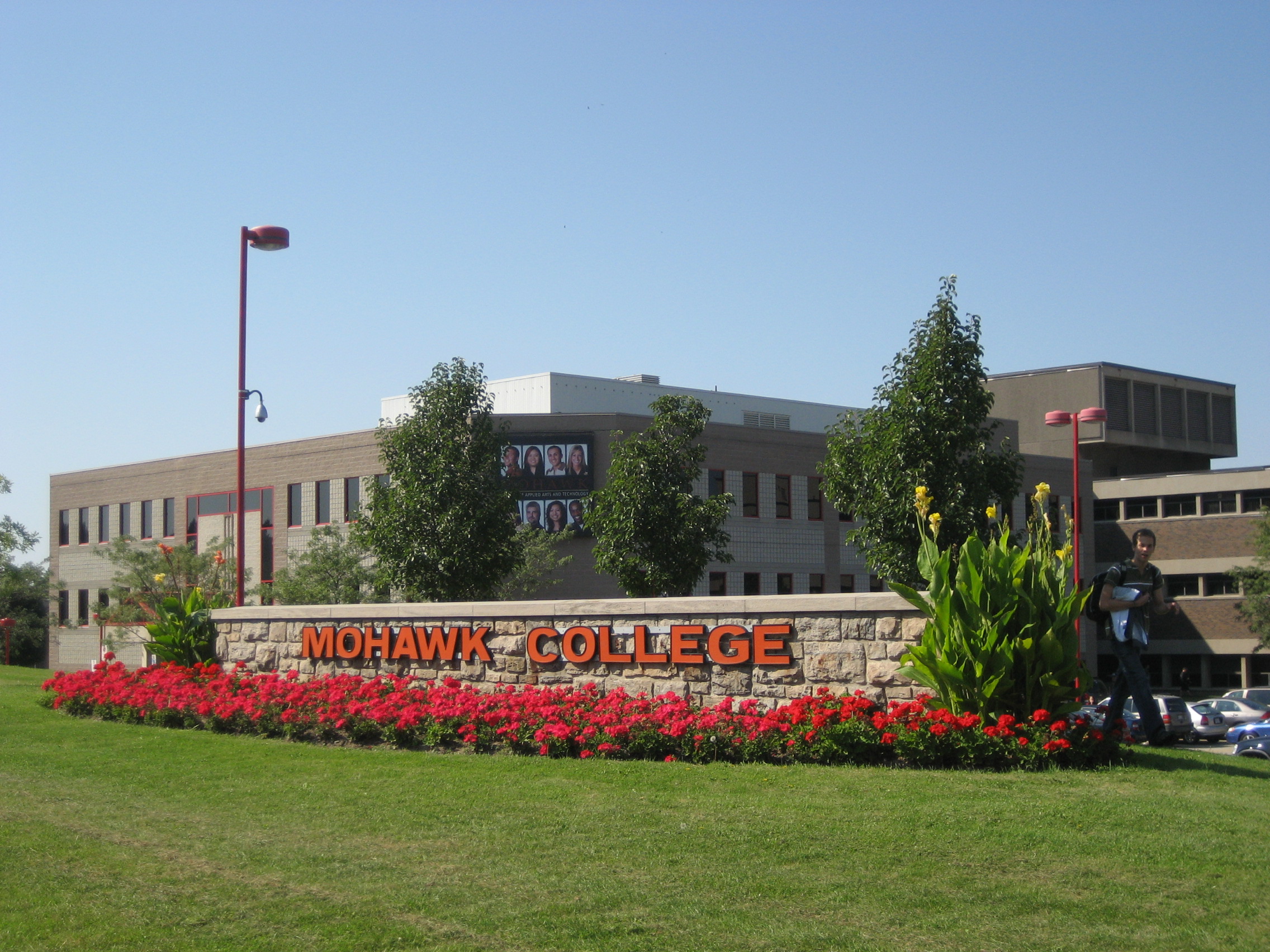 beasiswa-international-untuk-kuliah-s1-dan-s2-di-mohawk-college-kanada_96.jpg