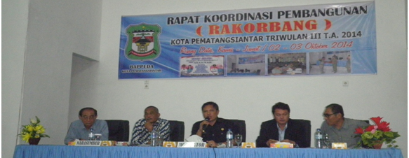 dekan-fe-universitas-pembangunan-panca-budi-menjadi-pemateri-dalam-kegiatan-rakorbang-triwulan-iii-ta-2014-kota-pematang-siantar_51.jpg