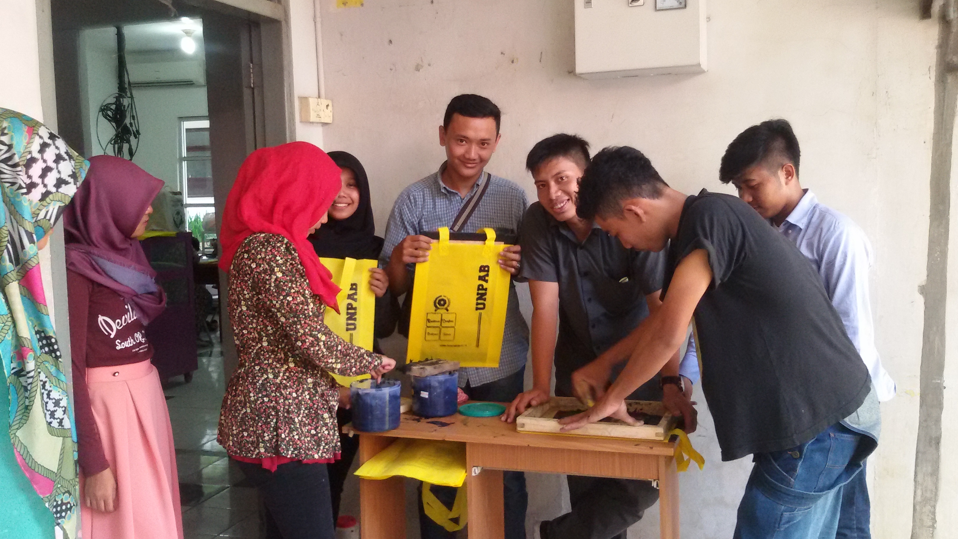 goody-bag-made-in-ukm-center-unpab_37.jpg