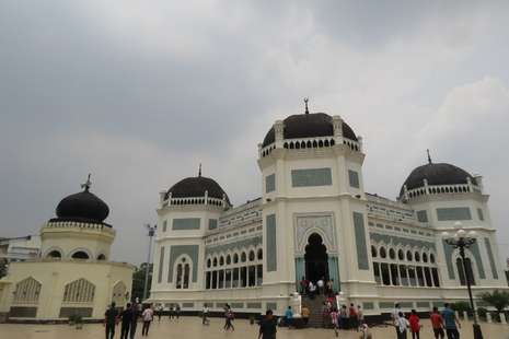 jumat-penuh-berkah-di-masjid-raya-medan_9.jpg