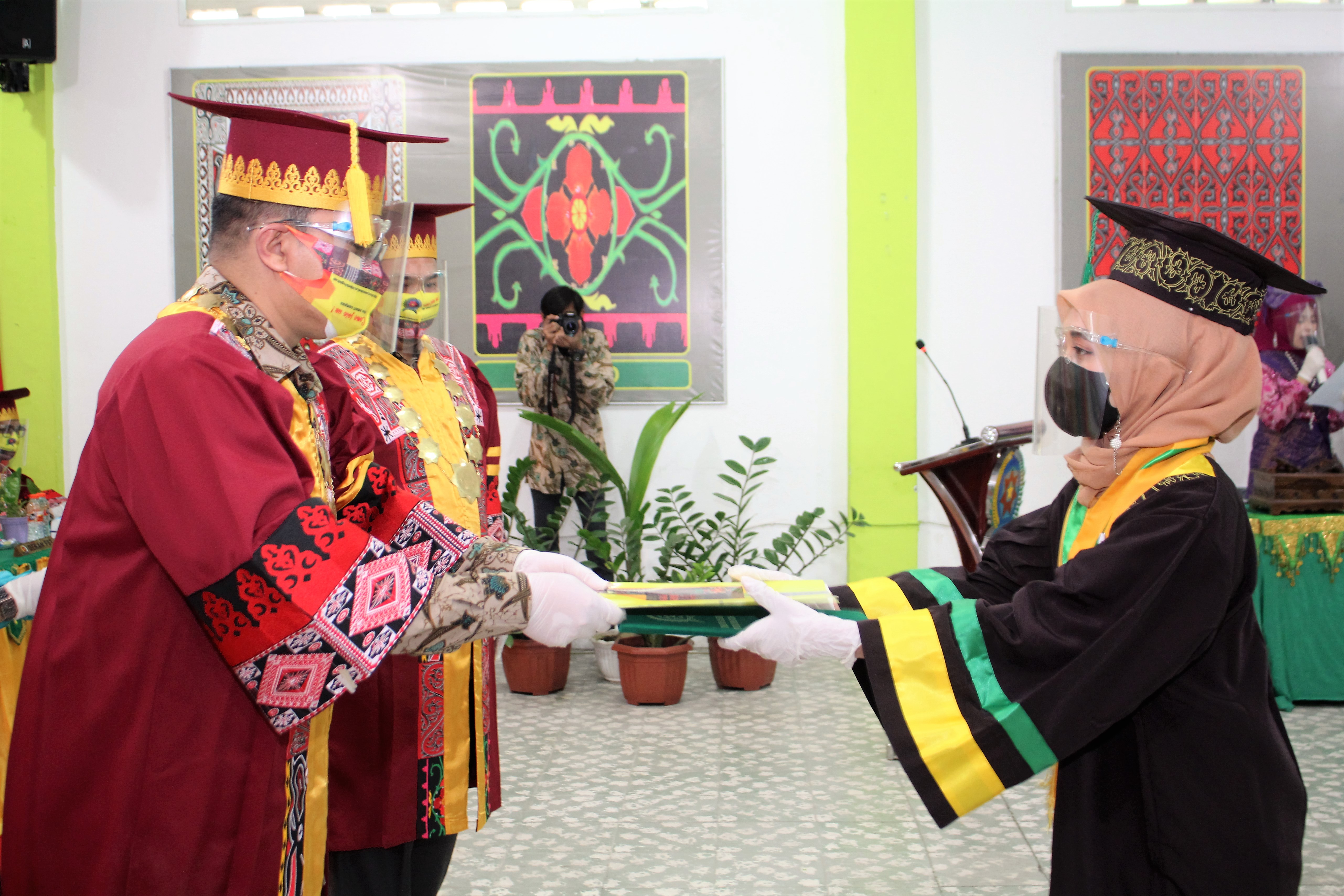 kembali-wisuda-via-daring-unpab-luluskan-963-mahasiswa_45.jpg