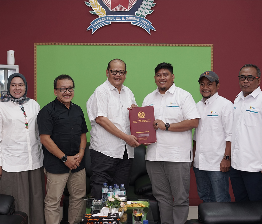 ketua-serikat-pekerja-pln-sumut-raih-gelar-sarjana-dari-unpab-1748856015_72.jpg