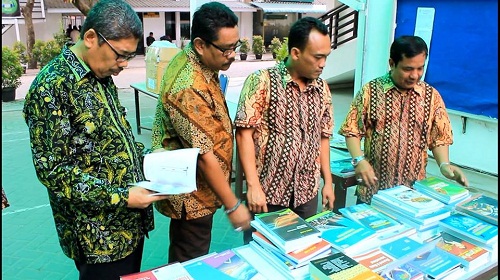 koordinator-kopertis-wil-i-sumut-kunjungi-pameran-perpustakaan-digital-unpab_11.jpg