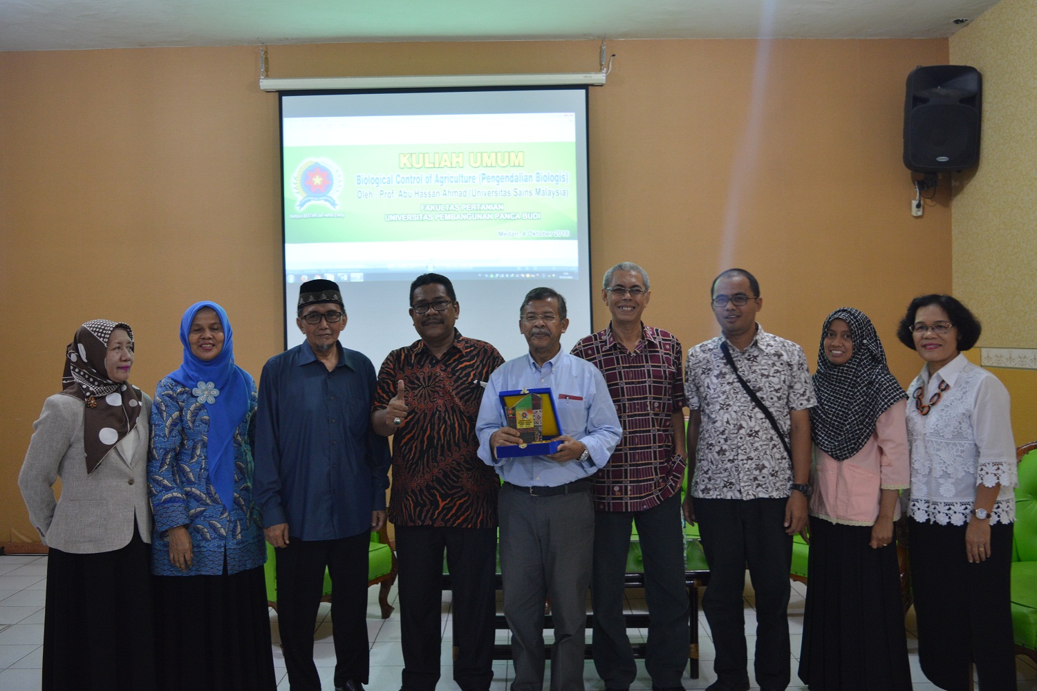 kuliah-umum-mahasiswa-unpab-fakultas-pertanian-bertema-biological-control-in-agriculture-bersama-bapak-prof-abu-hassan-ahmad-dari-university-sains-malaysia_9.jpg