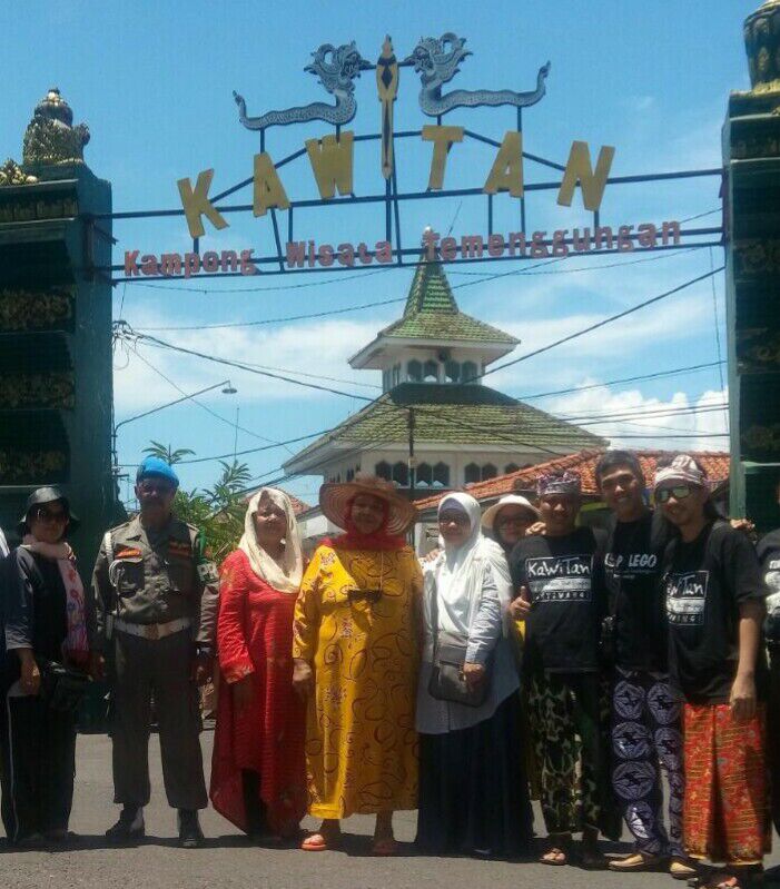 kunjungan-dewan-pembina-yayasan-prof-dr-h-kadirun-yahya-ke-desa-seni-dan-budaya-banyuwangi_53.jpg