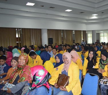 mahasiswa-unpab-ikut-serta--dalam-seminar-1000-pedagang-kaki-lima-medan_7.jpg