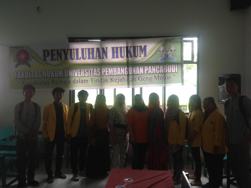 mahasiswai-fakultas-hukum-melakukan-penyuluhan-hukum-di-sma-smk-dan-stm-panca-budi-medan_40.jpg