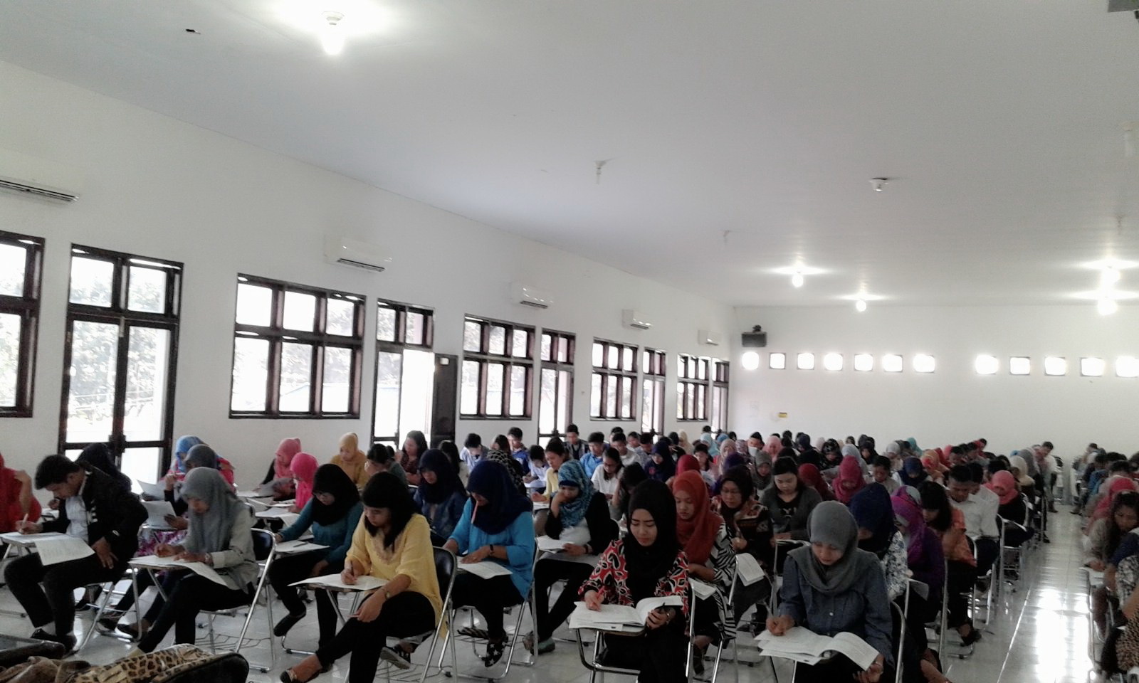 pelaksanaan-test-toefl-oleh-lppro-unpab_5.jpg