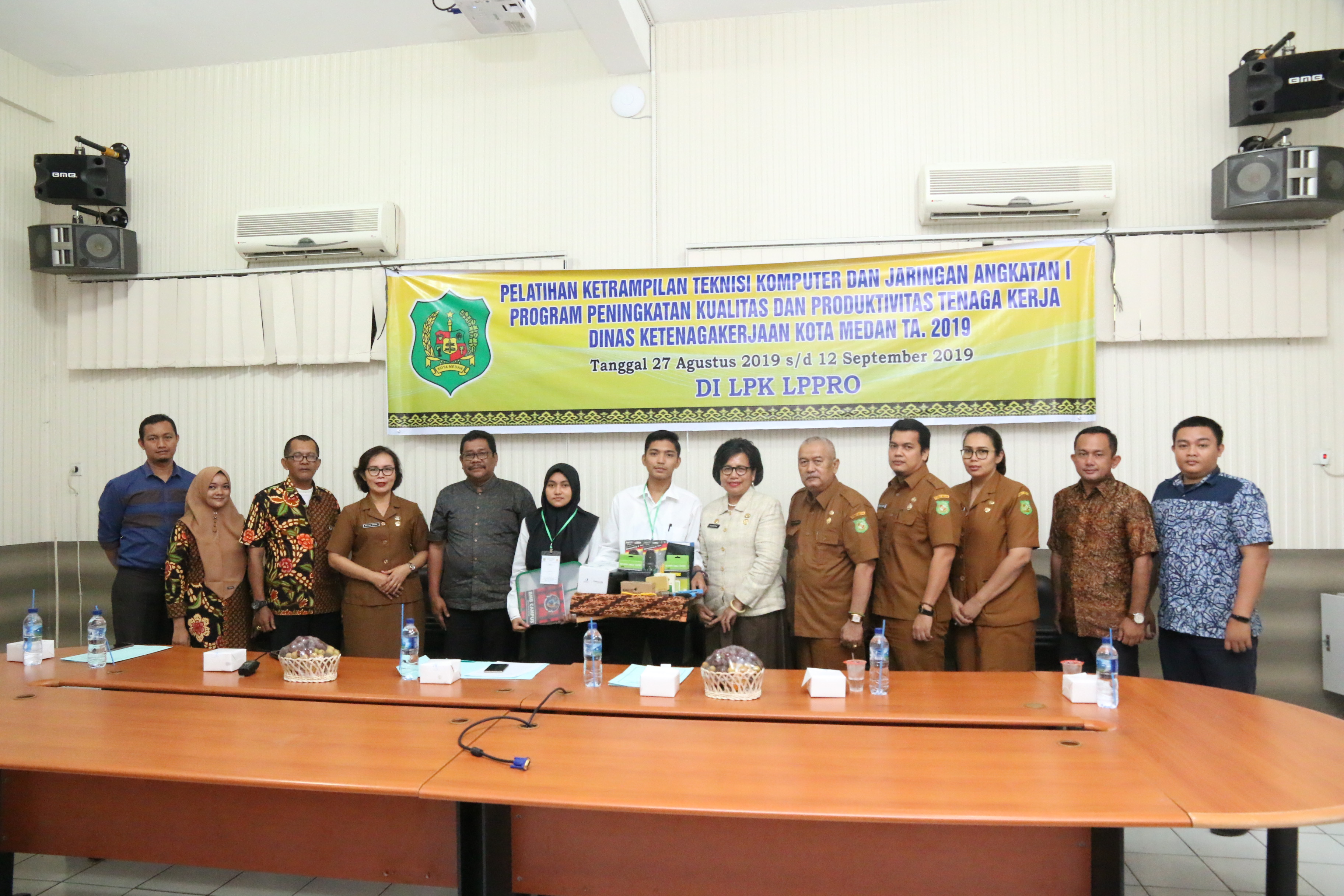 pelatihan-ketrampilan-teknisi-komputer-dan-jaringan-angkatan-i-program-peningkatan-kualitas-dan-produktivitas-tenaga-kerja-dinas-tenaga-kerja-disnaker-kota-medan-ta-2019_3.jpg