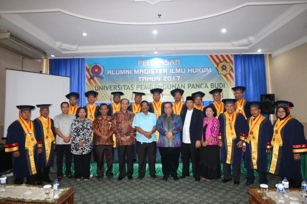 pelepasan-alumni-magister-ilmu-hukum-unpab_64.jpg