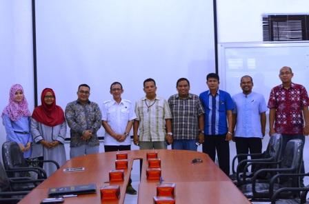 penandatangan-moa-lppro-unpab-dengan-dpd-iphi-sumut_52.jpg