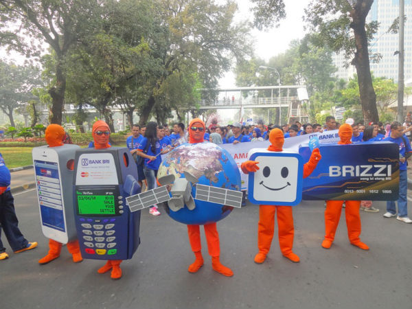 Perayaan Hari Pelanggan Nasional Ditutup BANK BRI dengan Parade Simpatik perayaan-hari-pelanggan-nasional-ditutup-bank-bri-dengan-parade-simpatik-_54.jpg