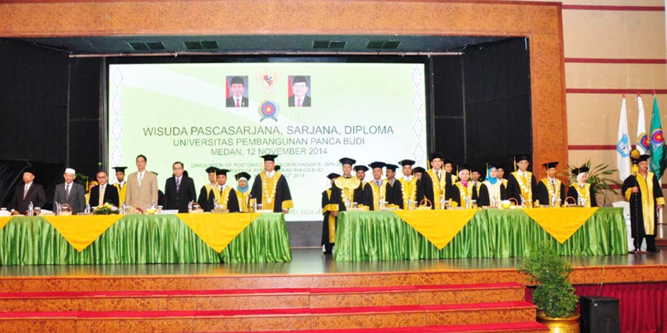 rektor--wisuda-619-pascasarjana-sarjana-dan-diploma-lulusan-unpab_80.jpg