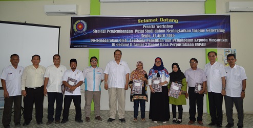 rektor-lantik-pengurus-pusat-studi-lppm-unpab_2.jpg