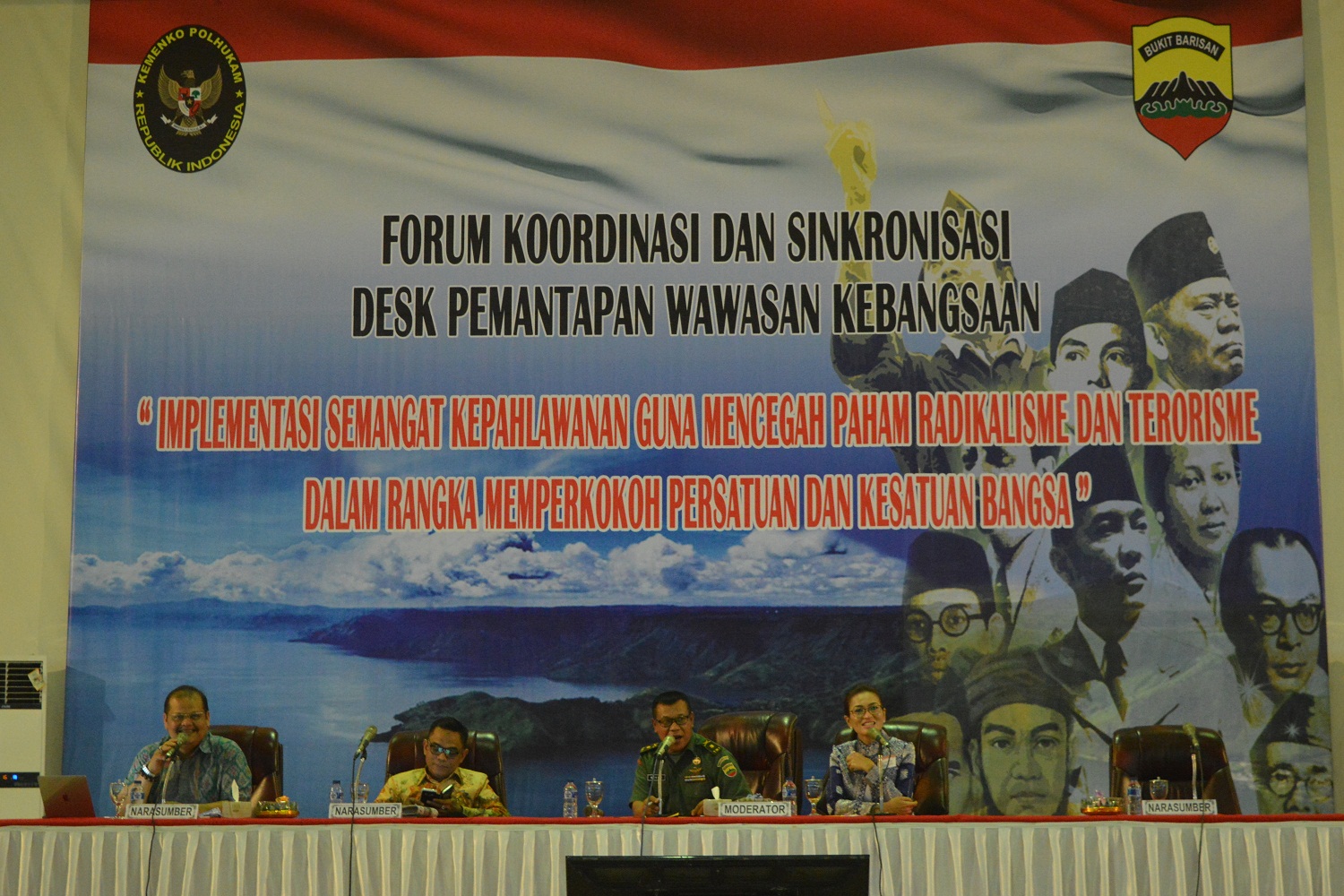 rektor-unpab-bapak-dr-h-muhammad-isa-indrawan-se-mm-menjadi-pemateri-dalam-kegiatan-forum-kordinasi-dan-sinkronisasi-desk-penetapan-wawasan-kebangsaan-sekaligus-memperingati-hari-pahlawan_70.jpg