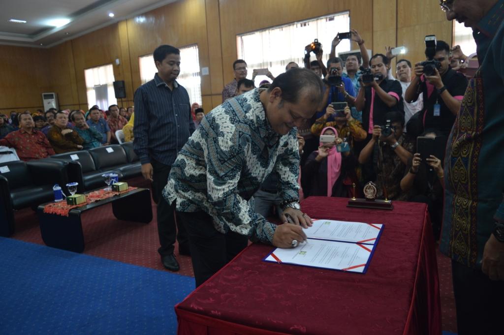 rektor-unpab-hadir-dalam-penandatanganan-tentang-kesepakatan-kerjasama-pelaksanaan-unbk-_91.jpg