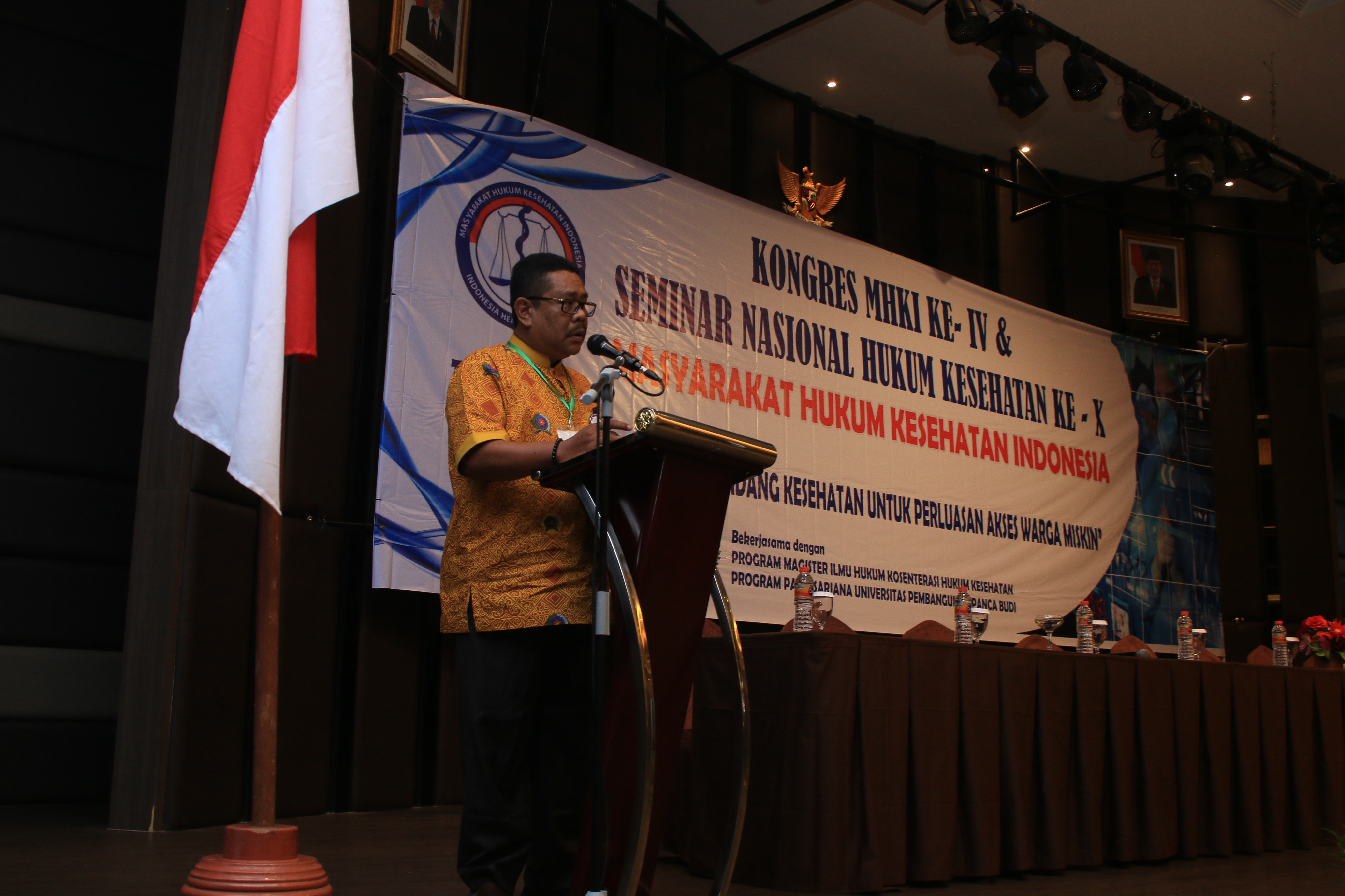 seminar-nasional-x-hukum-kesehatan-dan-kongres-nasional-iv-mhki-bertema-harmonisasi-peraturan-bidang-kesehatan-untuk-perluasan-akses-bagi-warga-miskin_79.jpg