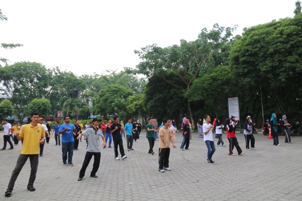 unpab-adakan-kegiatan-no-jaim-day-dengan-senam-dan-lomba-nyanyi_15.jpg