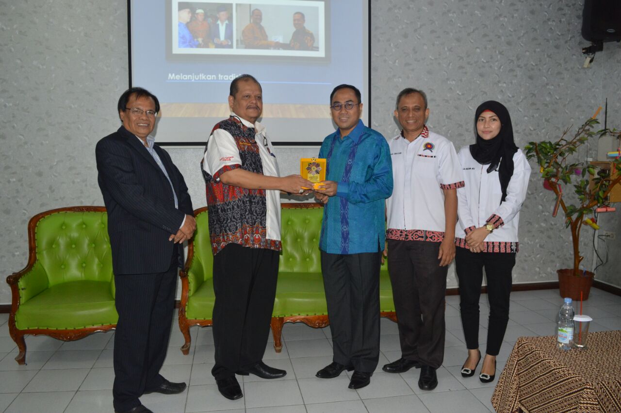 Unpab Hadirkan Dirut Bank Sumut dan Guru Besar UMB unpab-hadirkan-dirut-bank-sumut-dan-guru-besar-umb_96.jpg