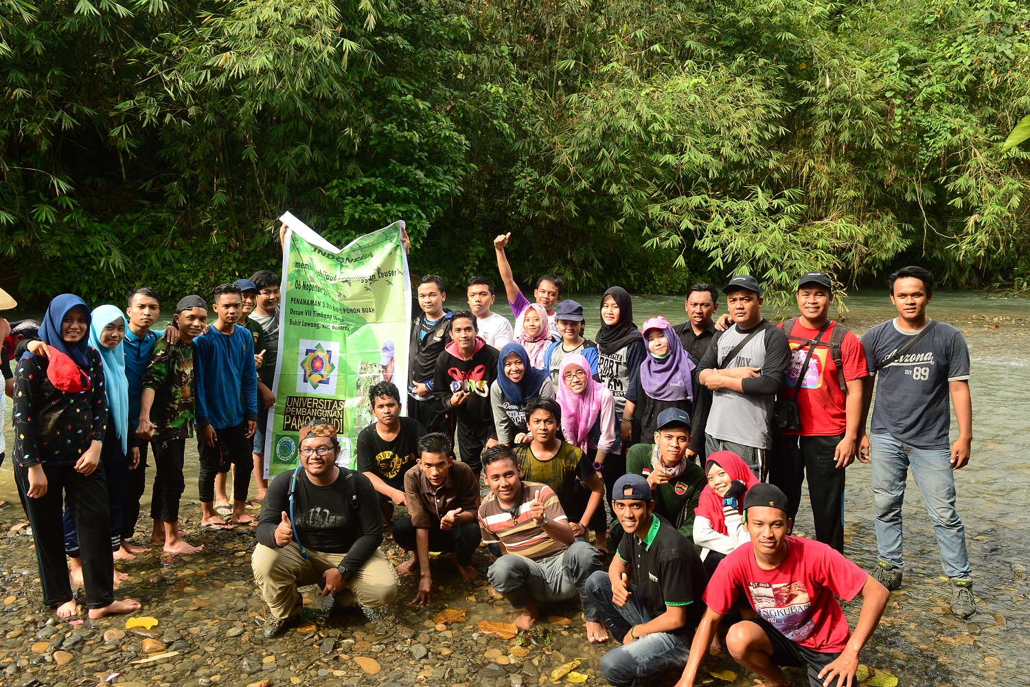 unpab-menanam-3000-pohon-produksi-bentuk-keprihatinanan-kepada-satwa-langka-khususunya-orang-utan_57.jpg