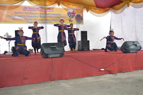 unpab-tampilkan-kampung-batak-di-festival-seni-tari-kopertis_57.jpg