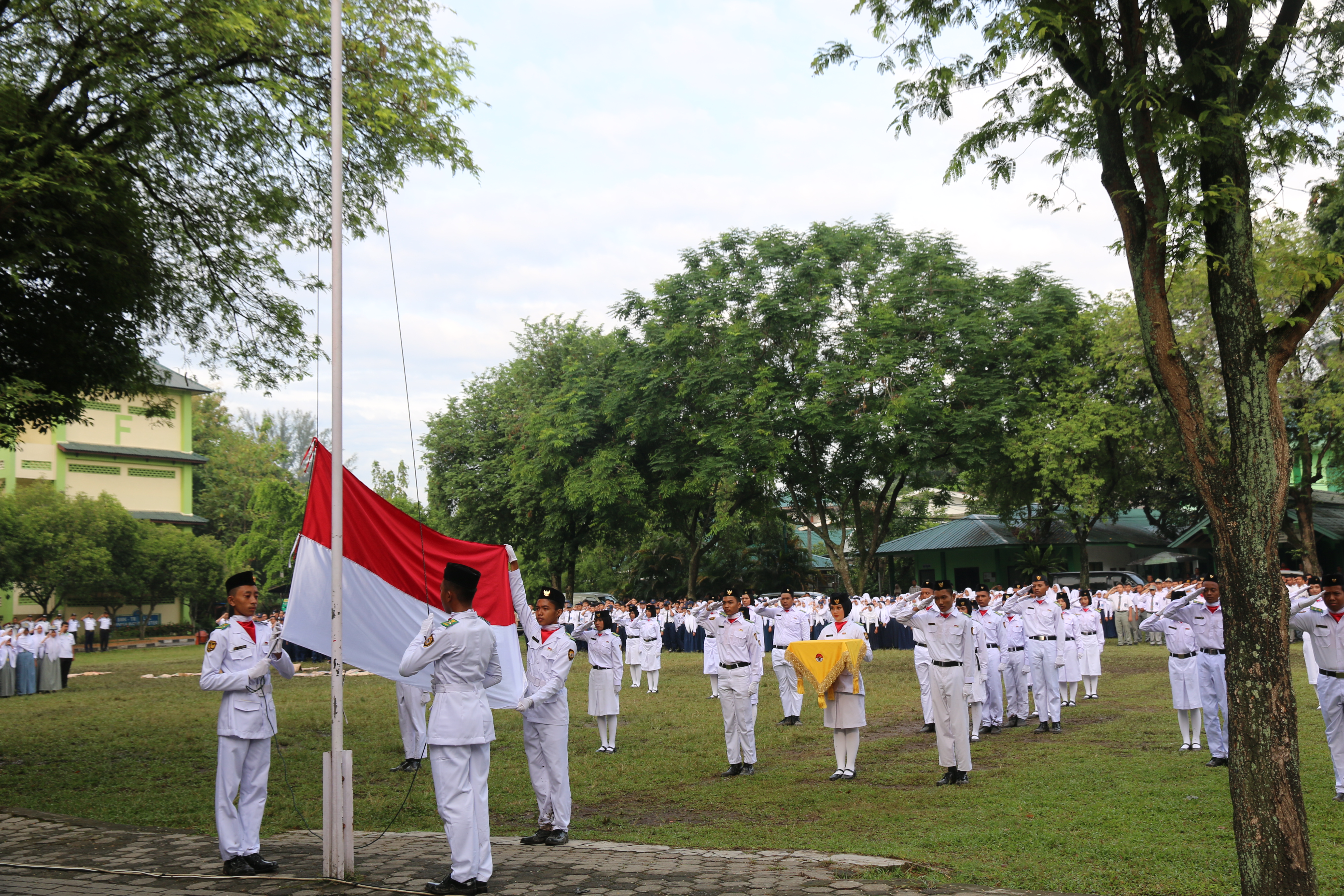 upacara-peringati-hut-ri-72-di-kampus-panca-budi_64.jpg