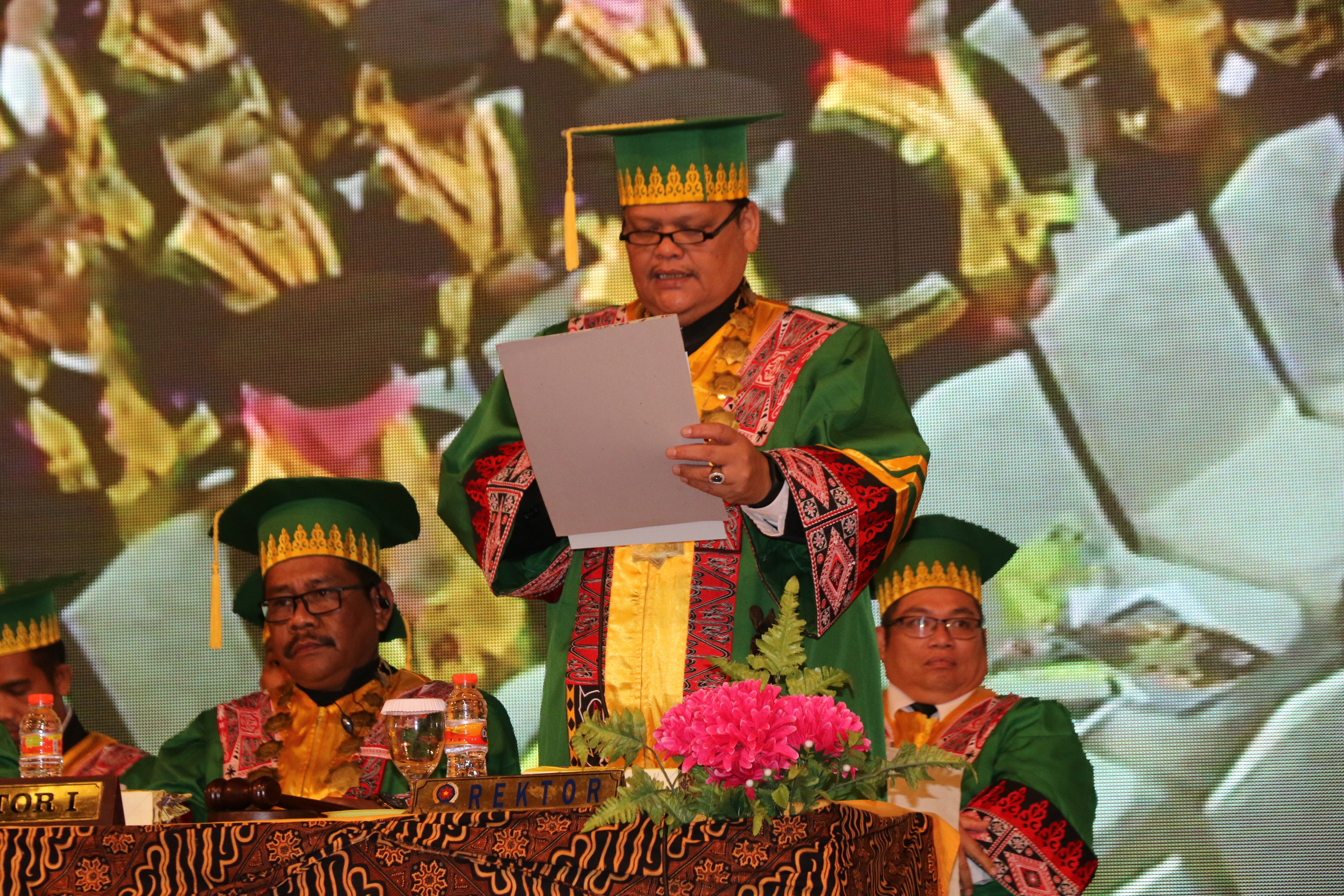 wisuda-unpab-ke-59-etnis-jawa_1.jpg