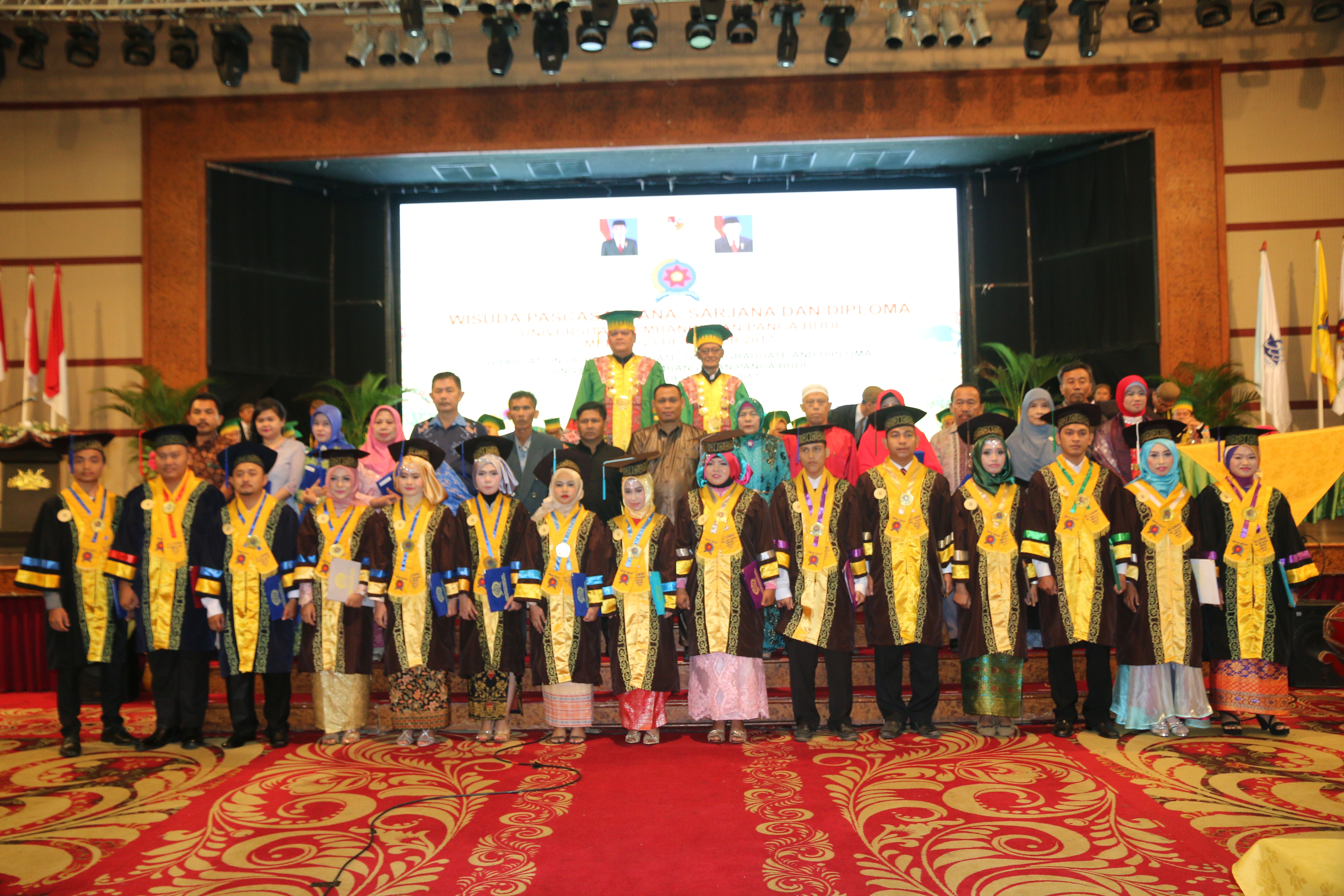 wisuda-unpab-ke-59-etnis-jawa_26.jpg
