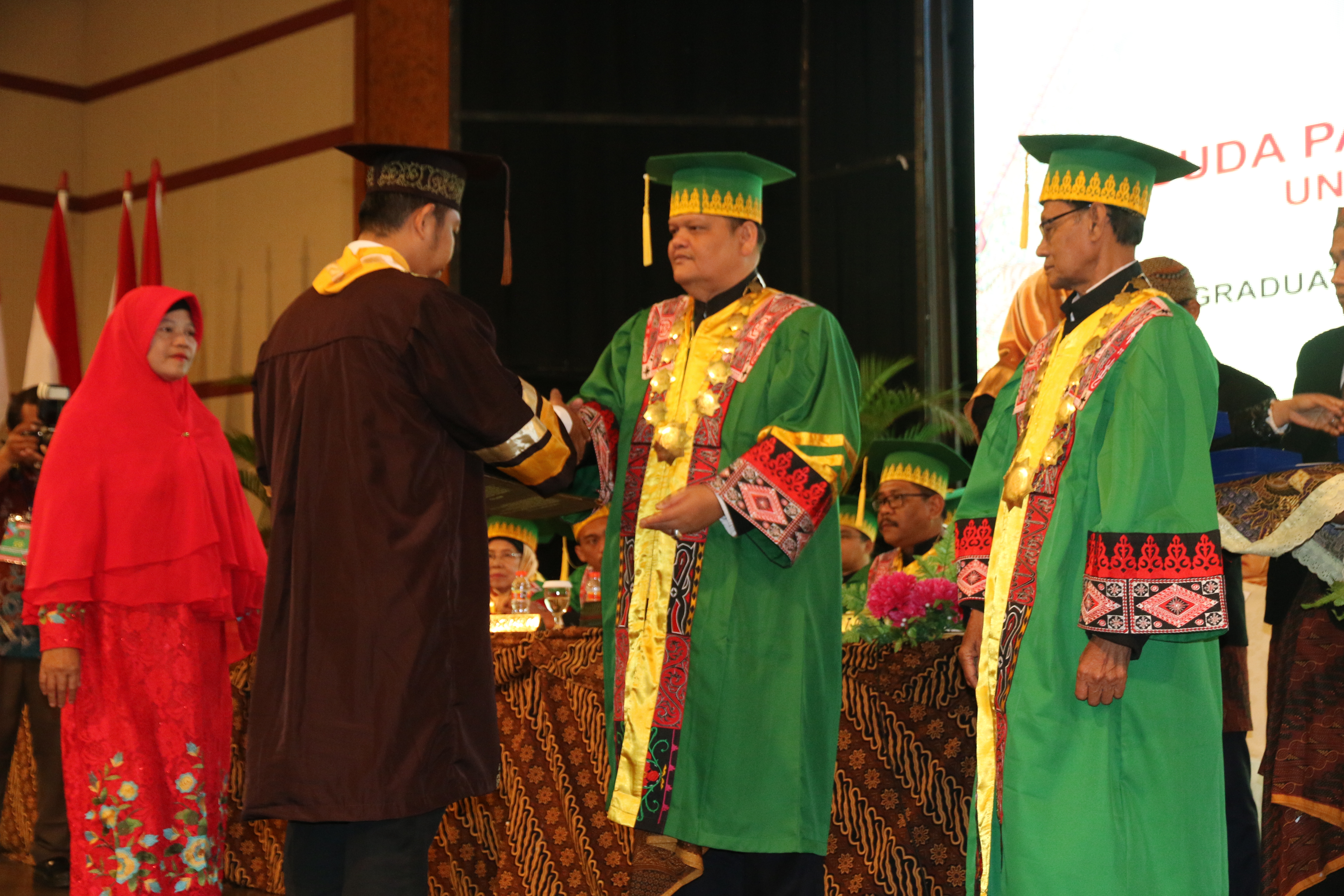 wisuda-unpab-ke-59-etnis-jawa_44.jpg